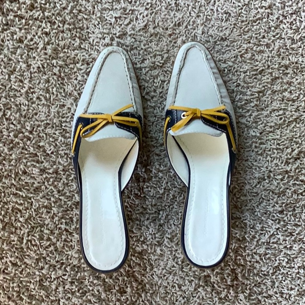 NWOT-Company Ellen Tracy shoes